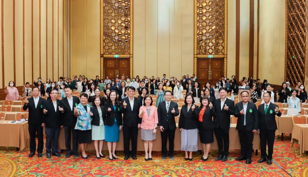 อาจารย์ ดร. นพ.ไพโรจน์ บุญศิริคำชัย เป็นวิทยากรในโครงการอบรมความรู้ด้านกฎหมายการแพทย์ จัดโดย สำนักงานเลขานุการ สำนักการแพทย์